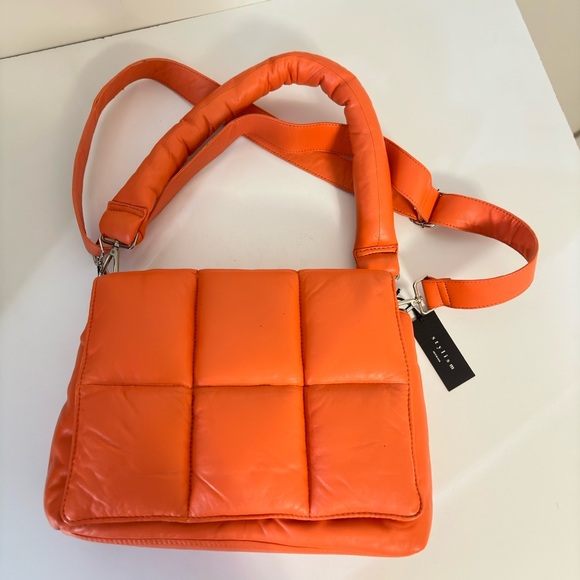 NWT Genuine leather quilted bag - Picture 6 of 11